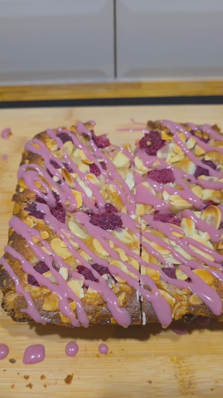 Blackcurrant & Almond Cheesecake Blondie