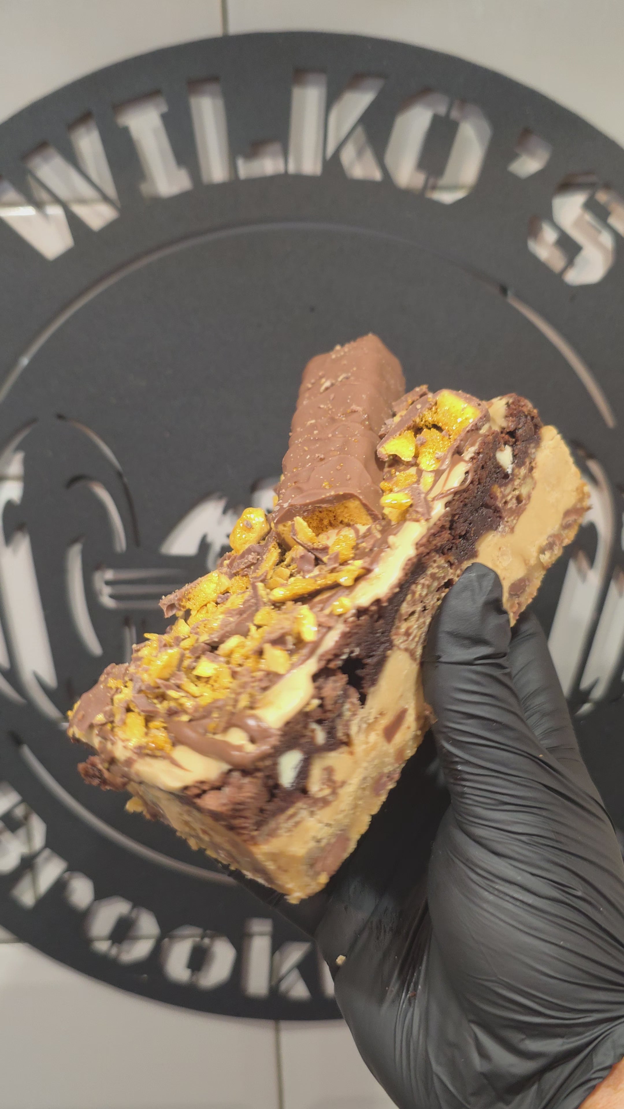 The Crunch Bomb 💣 — Cadbury Crunchie Brookie